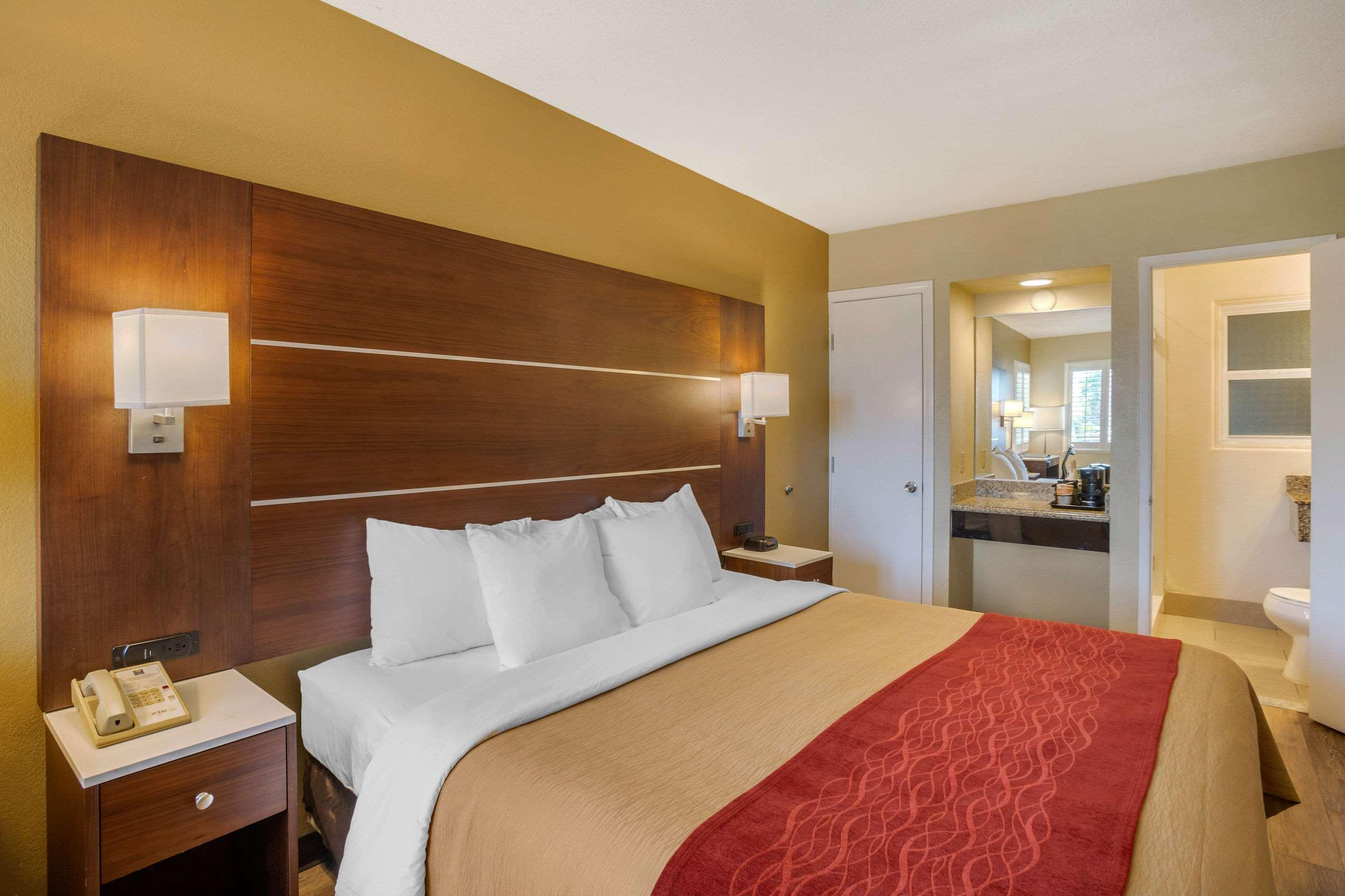Comfort Inn San Diego Airport At The Harbor Экстерьер фото